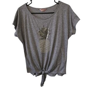 SJS Large Gray Pineapple Graphic Women's Top